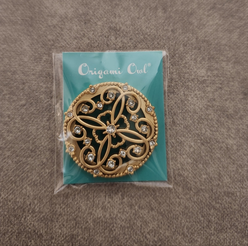 Origami Owl Sentiments Large Gold Lace Living Locket Face with SwarovskiCrystals